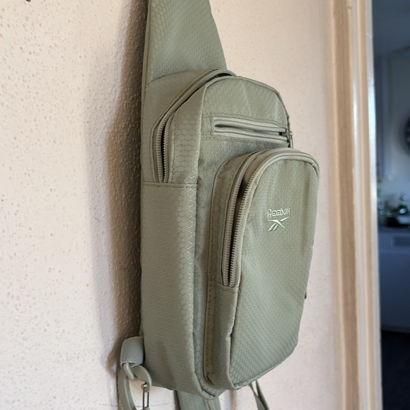 Reebok crossbody bag - Picture 3 of 5